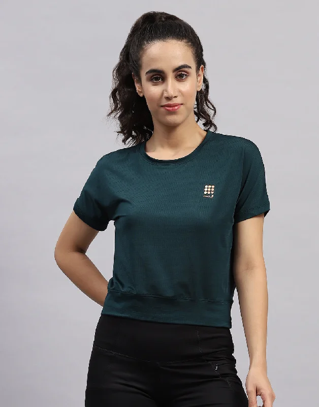 Fashionable Ease Women Green Solid Round Neck Half Sleeve Top